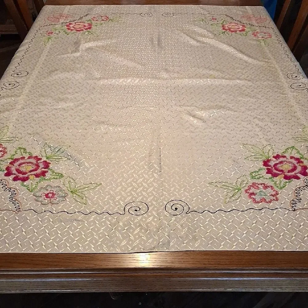 White silk patterened 68